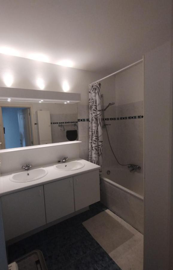 Appartement Met Zeezicht, Zwembad & Garage ออสเทนด์ ภายนอก รูปภาพ